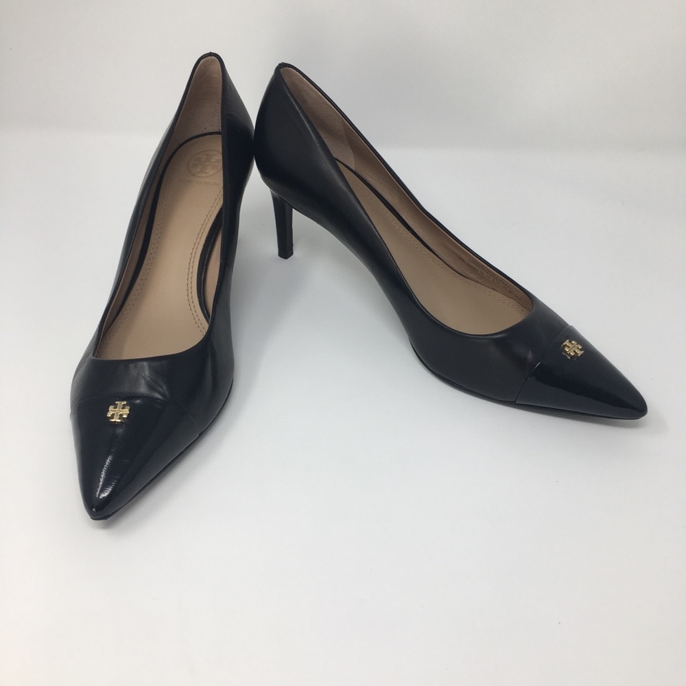 TORY BURCH BLACK HEELS W/SHINY TIP & Gold Emblem